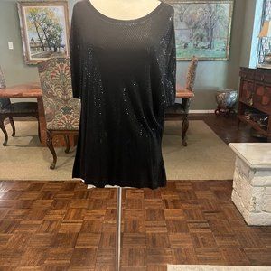 St. John Caviar Top with short sleeves and two-tone fabric